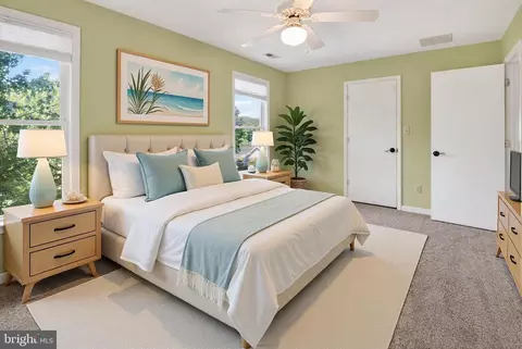 Bedroom - 607 Overhill Dr, Edgewater, MD 21037 photo 2 of 4