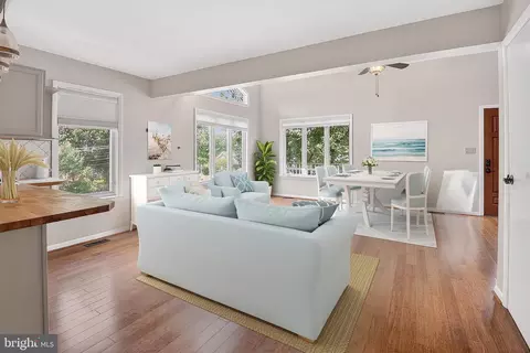 Living - 607 Overhill Dr, Edgewater, MD 21037 photo 1 of 6