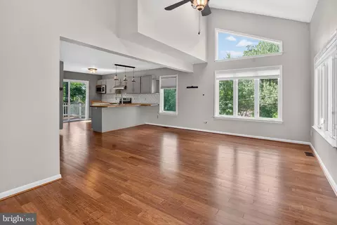 Living - 607 Overhill Dr, Edgewater, MD 21037 photo 4 of 6