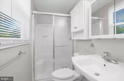 Bath - 7854 Tick Neck Rd, Pasadena, MD 21122 photo 1 of 4