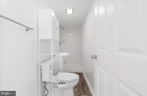 Bath - 7854 Tick Neck Rd, Pasadena, MD 21122 photo 3 of 4
