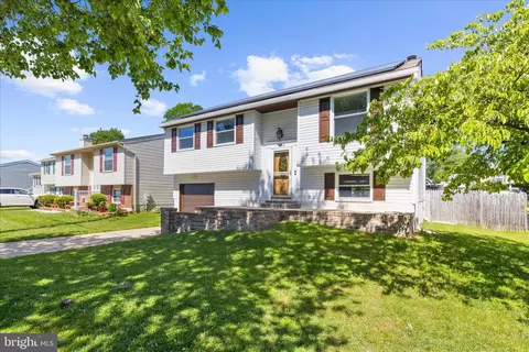 Exterior - 7854 Tick Neck Rd, Pasadena, MD 21122 photo 4 of 7