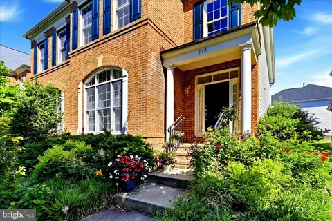 712 Coybay Dr, Annapolis, MD 21401