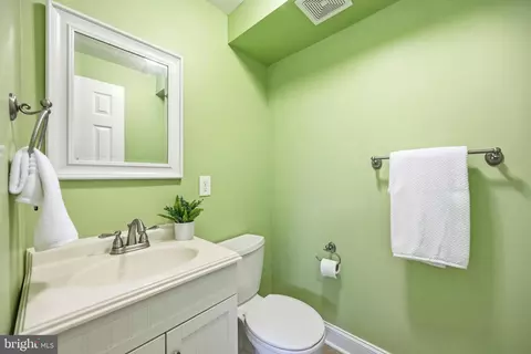 Bath - 1528 Palm Ct, Pasadena, MD 21122 photo 5 of 5