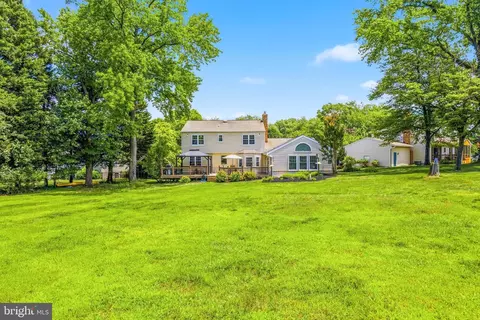 Exterior - 1528 Palm Ct, Pasadena, MD 21122 photo 8 of 10