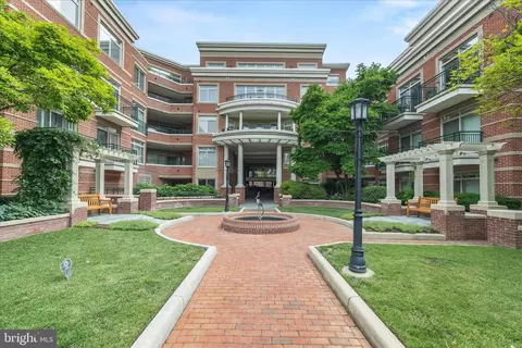 66 Franklin St #418, Annapolis, MD 21401