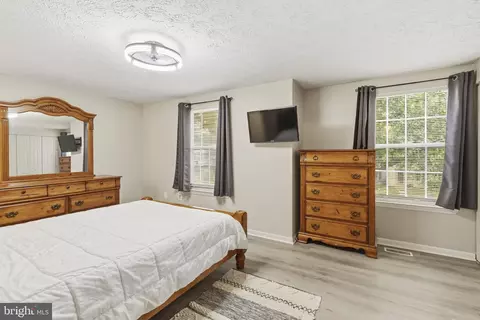 Bedroom - 359 Hickory Nut Ct, Pasadena, MD 21122 photo 1 of 3
