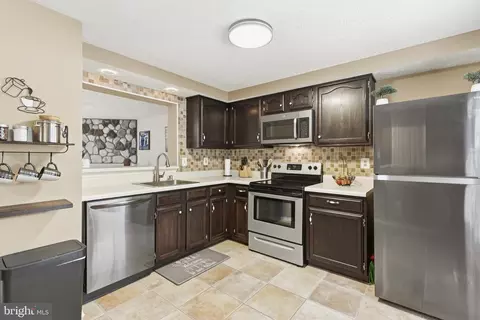 Kitchen - 359 Hickory Nut Ct, Pasadena, MD 21122 photo 2 of 3