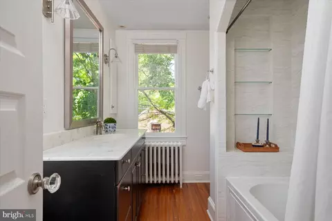 Bath - 89 Shipwright St, Annapolis, MD 21401 photo 3 of 5