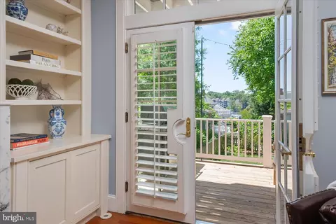 Entry Way - 89 Shipwright St, Annapolis, MD 21401 photo 1 of 6