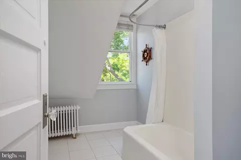 Bath - 89 Shipwright St, Annapolis, MD 21401 photo 5 of 5