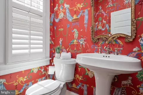 Bath - 89 Shipwright St, Annapolis, MD 21401 photo 1 of 5