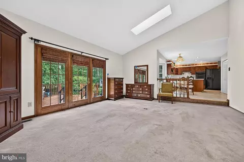 Living - 1482 Westcliff Dr, Pasadena, MD 21122 photo 2 of 4