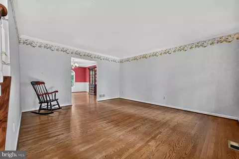 Living - 1482 Westcliff Dr, Pasadena, MD 21122 photo 4 of 4