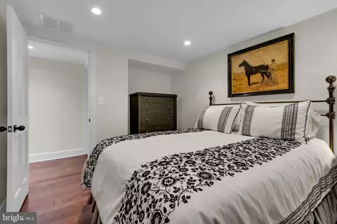 Bedroom - 3913 Rhode Harbor Rd, Edgewater, MD 21037 photo 7 of 7