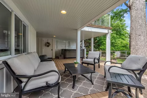Exterior - 3913 Rhode Harbor Rd, Edgewater, MD 21037 photo 11 of 24