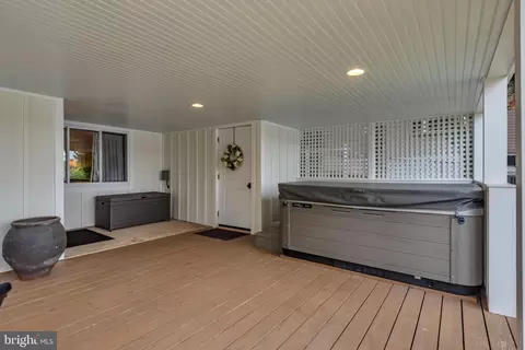 Exterior - 3913 Rhode Harbor Rd, Edgewater, MD 21037 photo 13 of 24