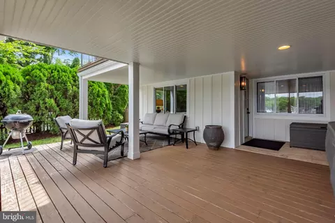 Exterior - 3913 Rhode Harbor Rd, Edgewater, MD 21037 photo 12 of 24