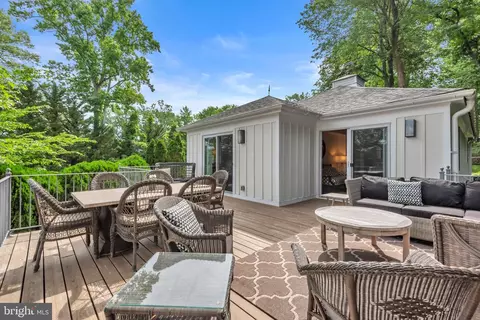 Exterior - 3913 Rhode Harbor Rd, Edgewater, MD 21037 photo 8 of 24