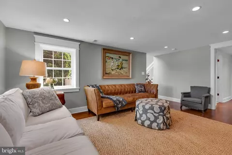 Living - 3913 Rhode Harbor Rd, Edgewater, MD 21037 photo 1 of 1