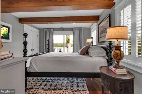 Bedroom - 3913 Rhode Harbor Rd, Edgewater, MD 21037 photo 3 of 7