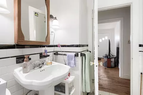 Bath - 217 Doris Ave, Baltimore, MD 21225 photo 2 of 2