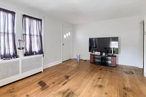 Living - 217 Doris Ave, Baltimore, MD 21225 photo 1 of 2