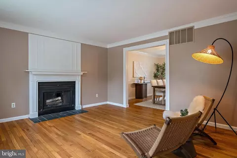 Living - 2 Tolson St, Annapolis, MD 21401 photo 1 of 8