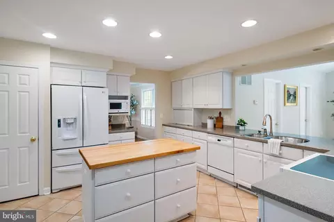 Kitchen - 2 Tolson St, Annapolis, MD 21401 photo 8 of 11