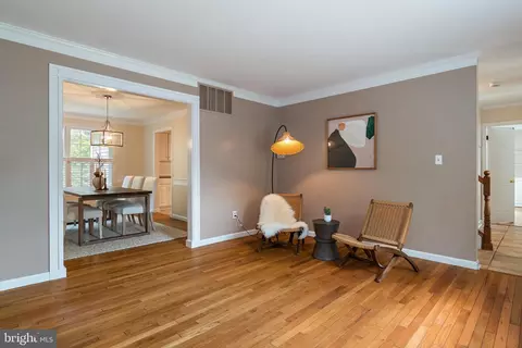 Living - 2 Tolson St, Annapolis, MD 21401 photo 2 of 8