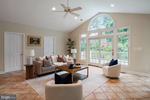 Living - 2 Tolson St, Annapolis, MD 21401 photo 5 of 8