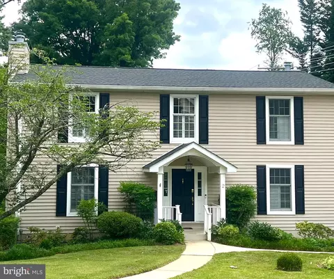 2 Tolson St, Annapolis, MD 21401