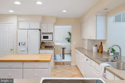 Kitchen - 2 Tolson St, Annapolis, MD 21401 photo 11 of 11
