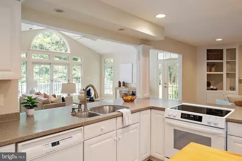 Kitchen - 2 Tolson St, Annapolis, MD 21401 photo 6 of 11