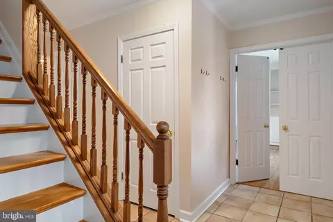 Entry Way - 2 Tolson St, Annapolis, MD 21401 photo 2 of 3