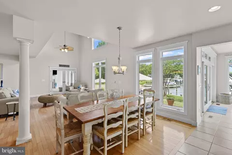 Dining - 3733 Thomas Point Rd, Annapolis, MD 21403 photo 3 of 3