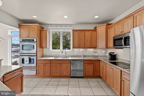 Kitchen - 3733 Thomas Point Rd, Annapolis, MD 21403 photo 1 of 3