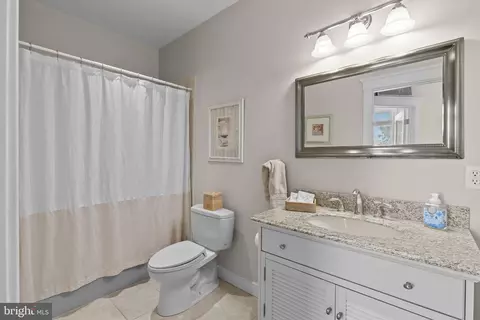 Bath - 3733 Thomas Point Rd, Annapolis, MD 21403 photo 1 of 6