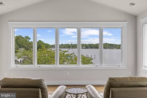 3733 Thomas Point Rd, Annapolis, MD 21403