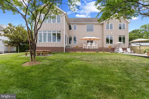 Exterior - 3733 Thomas Point Rd, Annapolis, MD 21403 photo 3 of 4