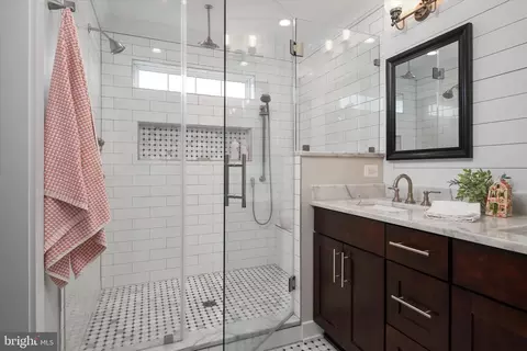Bath - 114 Spa View Ave, Annapolis, MD 21401 photo 2 of 4