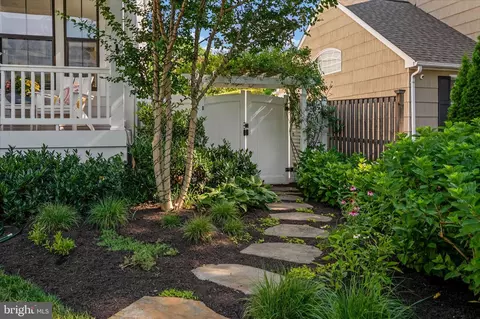 Exterior - 114 Spa View Ave, Annapolis, MD 21401 photo 5 of 14
