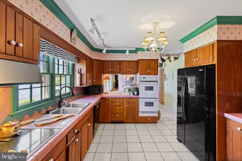 Kitchen - 1552 Widows Mite Rd, Edgewater, MD 21037 photo 1 of 3