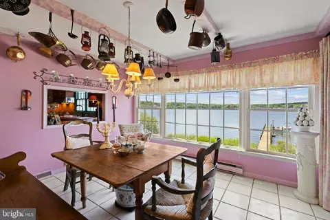 Dining - 1552 Widows Mite Rd, Edgewater, MD 21037 photo 2 of 3