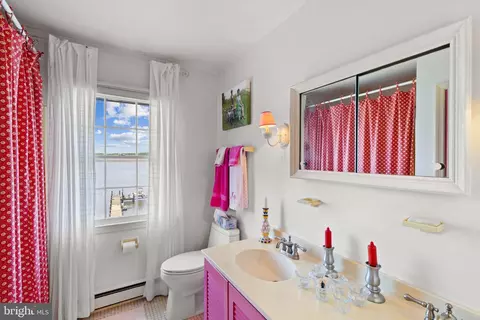 Bath - 1552 Widows Mite Rd, Edgewater, MD 21037 photo 3 of 5