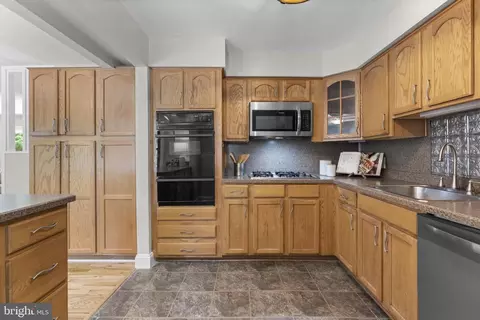 Kitchen - 25 Cascade Rd, Arnold, MD 21012 photo 4 of 4