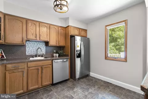 Kitchen - 25 Cascade Rd, Arnold, MD 21012 photo 2 of 4