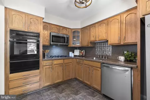 Kitchen - 25 Cascade Rd, Arnold, MD 21012 photo 3 of 4