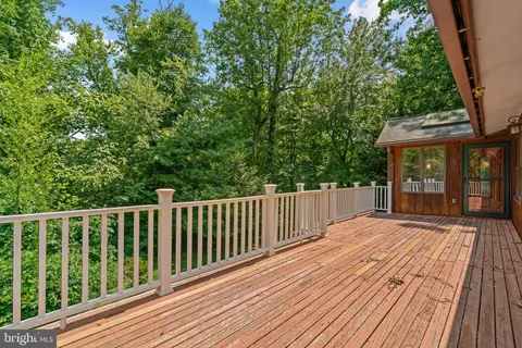 Exterior - 25 Cascade Rd, Arnold, MD 21012 photo 4 of 16