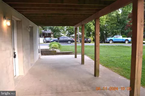 329 Bar Harbor Rd, Pasadena, MD 21122 photo 5